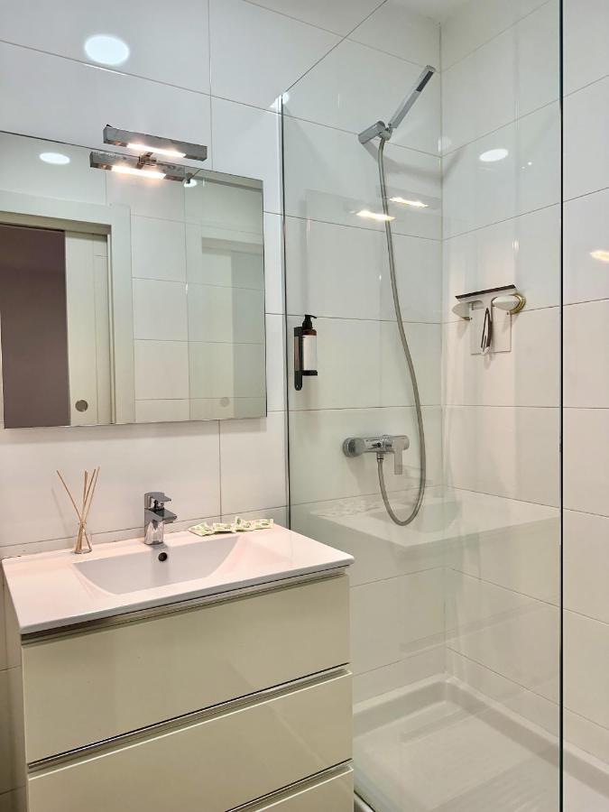 Urbe10 Santa Lucia 1 Bedroom Apartment 1A Malaga Ngoại thất bức ảnh